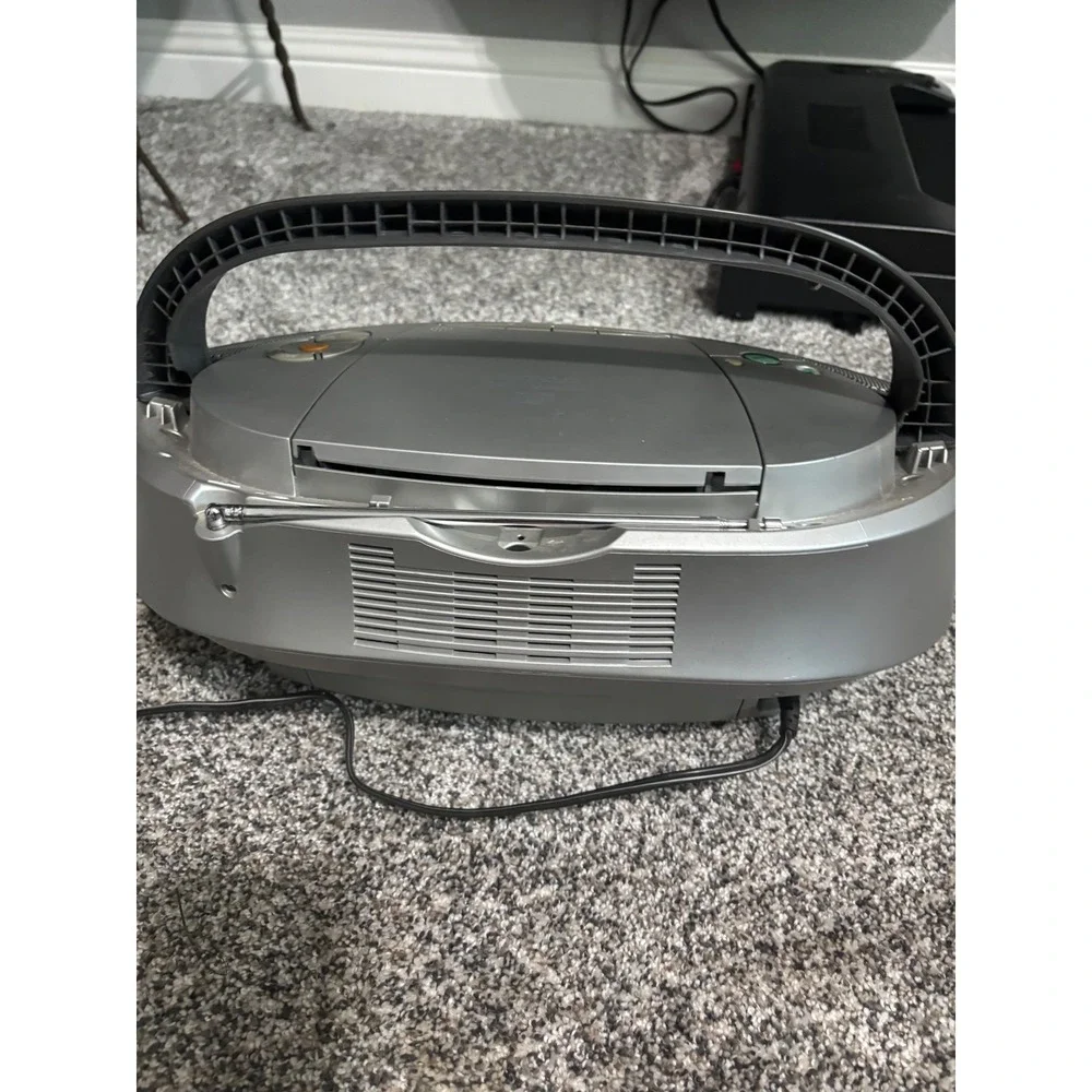 Sony CFD-S300 Silver Portable CD Radio Cassette Player Boombox Mega Bass Stereo